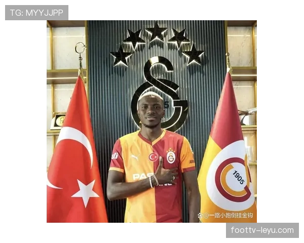 那不勒斯球迷力挺奥斯梅恩,激情助威助力球队争冠表现抢眼 那不勒斯球迷力挺奥斯梅恩,激情助威助力球队争冠表现抢眼