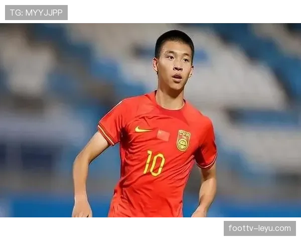 足球新星闪耀赛场:年轻天才以惊艳表现重塑比赛格局 足球新星闪耀赛场:年轻天才以惊艳表现重塑比赛格局