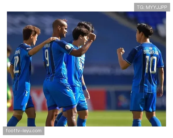 三冠成空，亚冠败局下的山东泰山是否面临战术危机与阵容僵化？