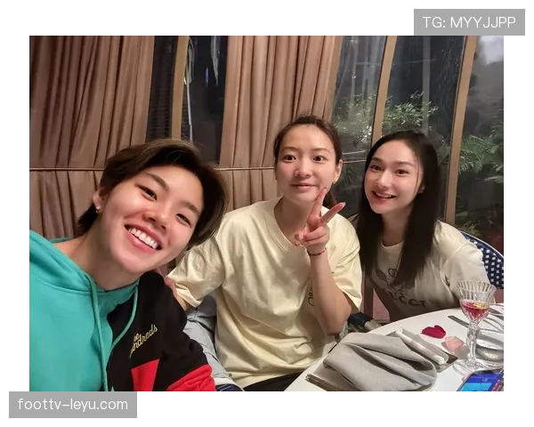 黄雅琼的日常：凌晨四点泡枸杞，奖金买金条存银行